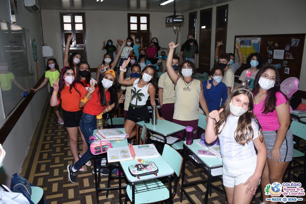 Read more about the article Carnaval do CNSL – Ensino Fundamental 2