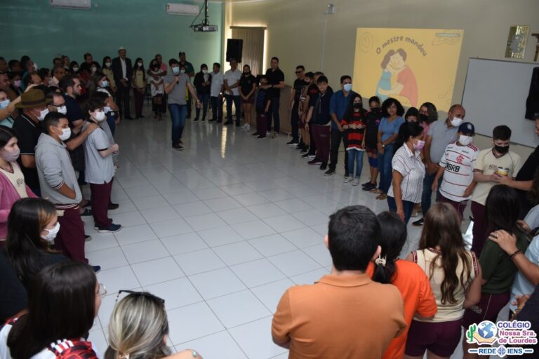 Read more about the article Homenagem aos Pais do 7º ano do Ensino Fundamental – AF.