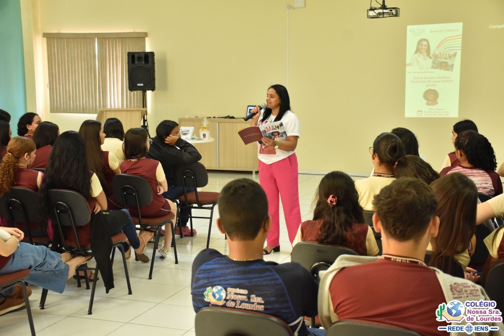 Leia mais sobre o artigo Roda de Conversa – Entre Tintas e sonhos: Histórias de uma mulher preta. Com Nerlândia Pinheiro.